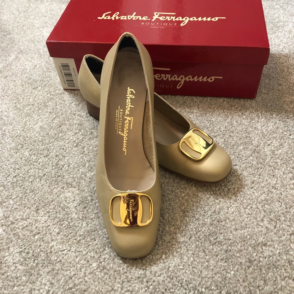 Salvatore Ferragamo Shoes - EUC - 6.5 C